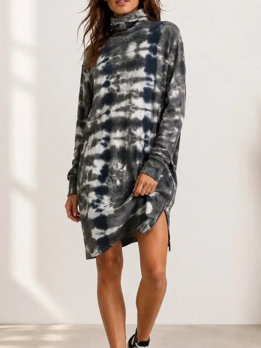 Young Fabulous & Broke Black & White Tie-Dye Turtleneck Mini Dress size S